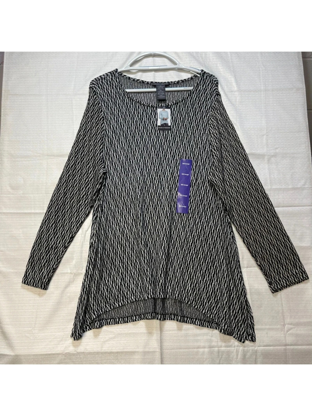 Chelsea & Theodore NWT Women's XXL Sharkbite Tunic Top Black White Knit